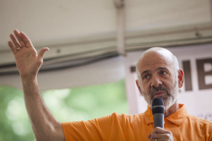 Joe DiPietro adressing crowd at Knoxville Tribute event