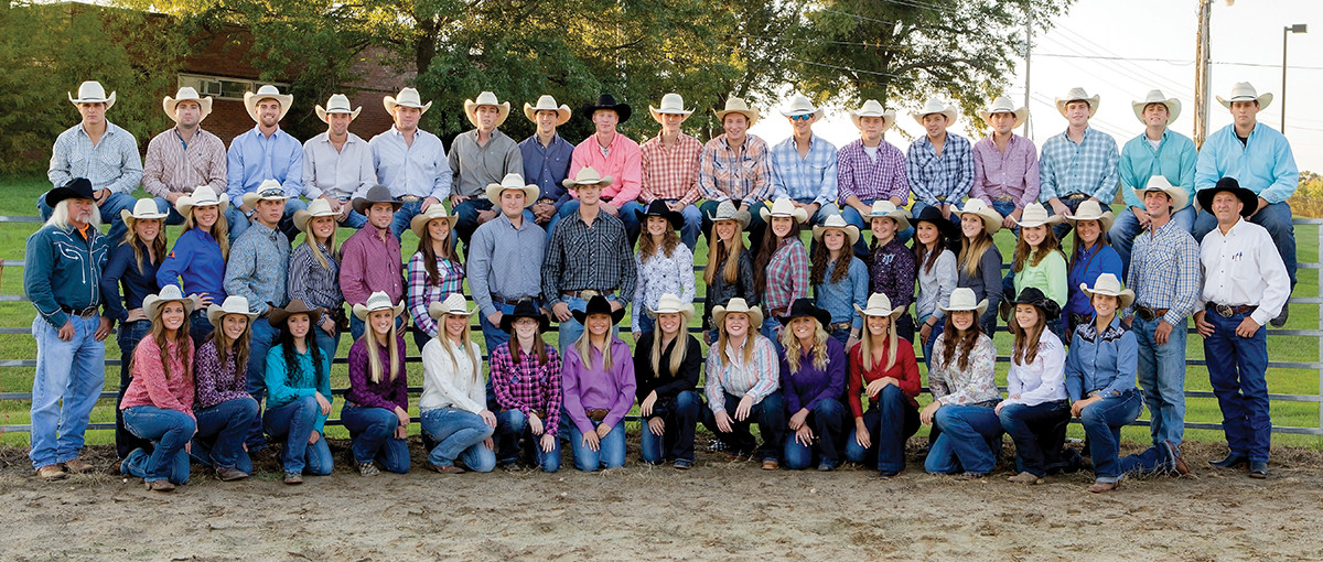Current Martin rodeo team group photo